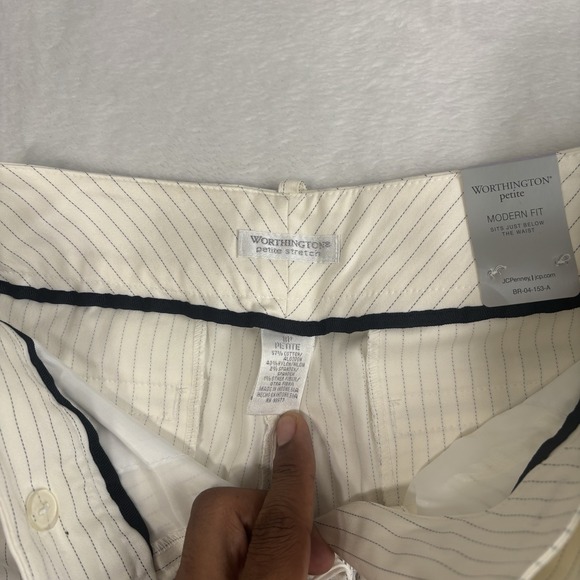 Worthington Petite Stretch Modern Fit Beige Striped Shorts Women's Size 8P - Picture 4 of 9